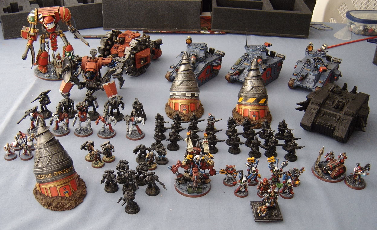 What is the religious structure of the Adeptus Mechanicus?