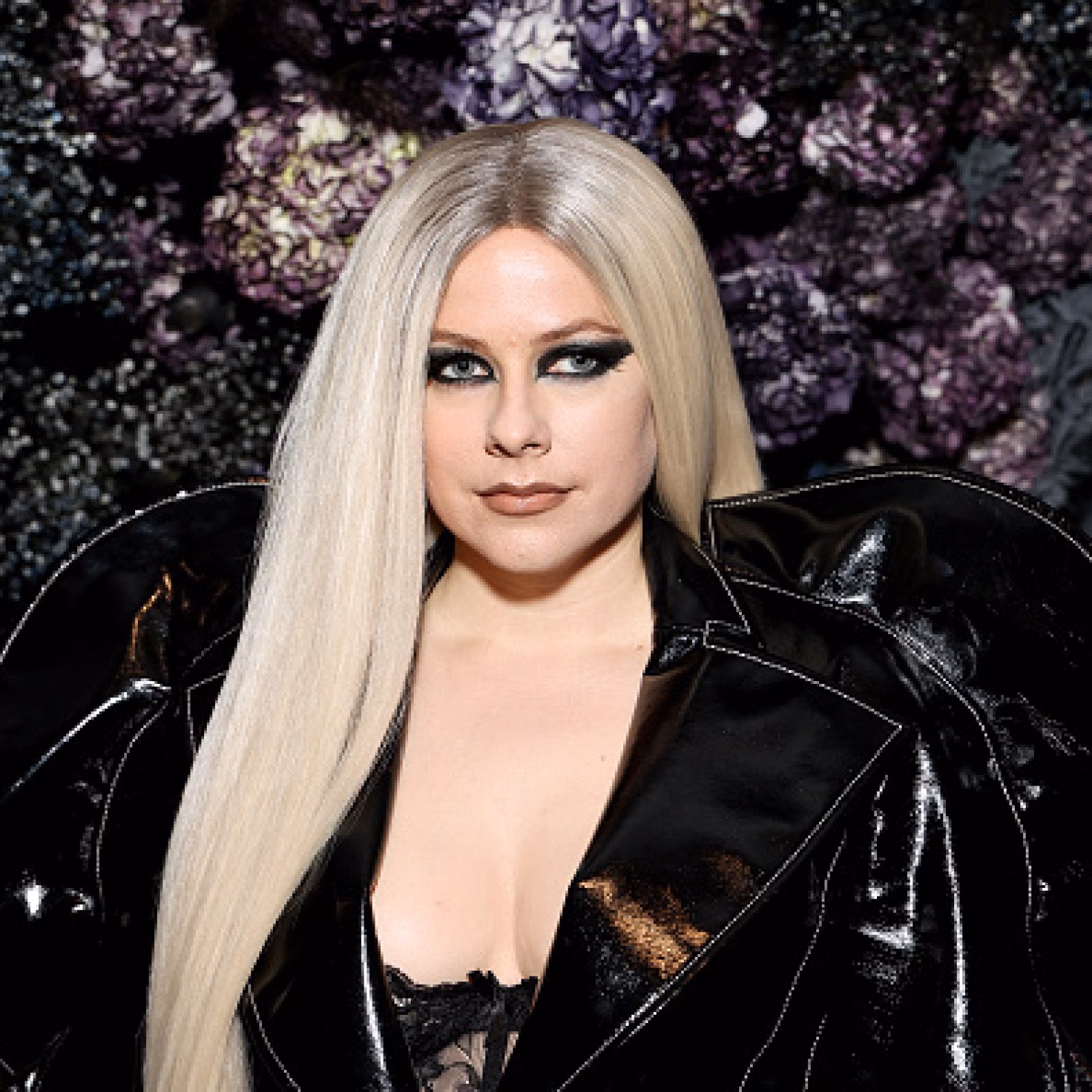 How old is Avril Lavigne?