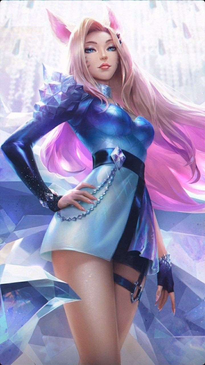 Who voices Ahri in K/DA?