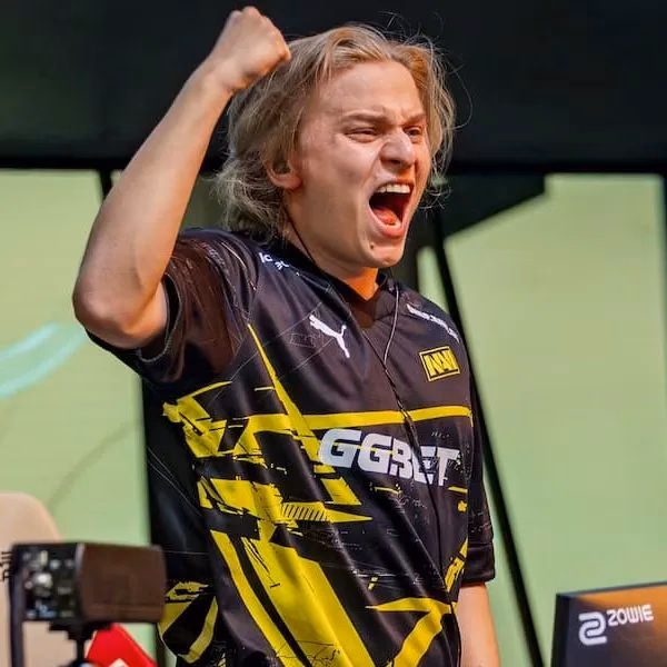 How many teams has Aleksib played for?