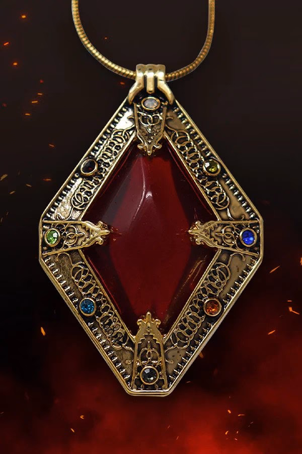 Who can wear the Amulet of Kings?