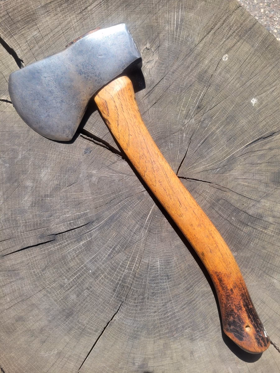 What are the different types of vintage hatchet tools?