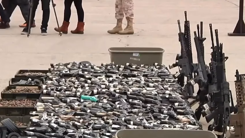 ¿Cuál era el calibre de un cañón de campaña en la Segunda Guerra Mundial?