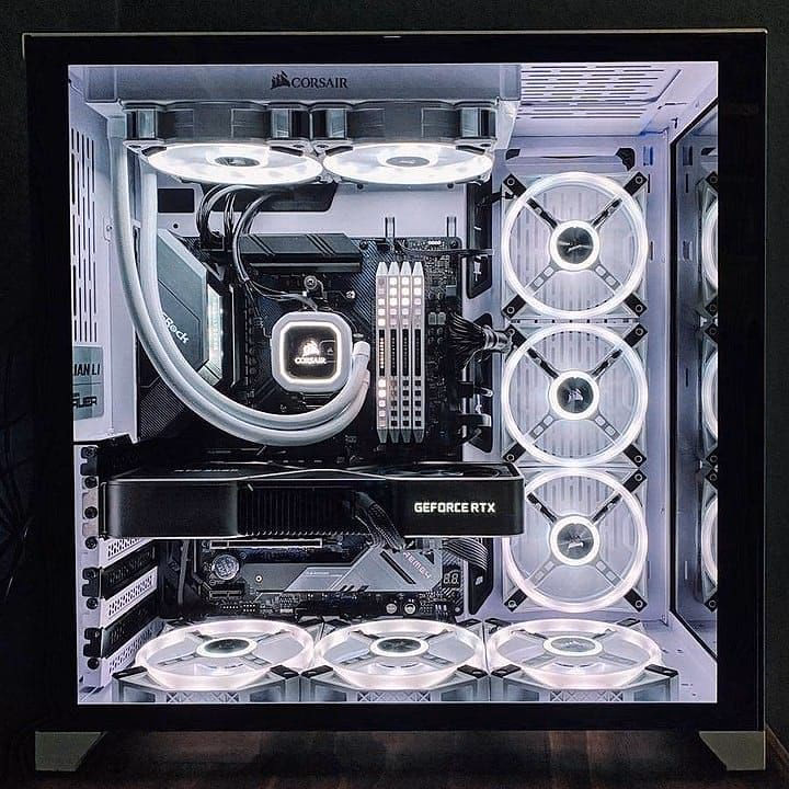¿Cómo jugar Black and White en LAN?