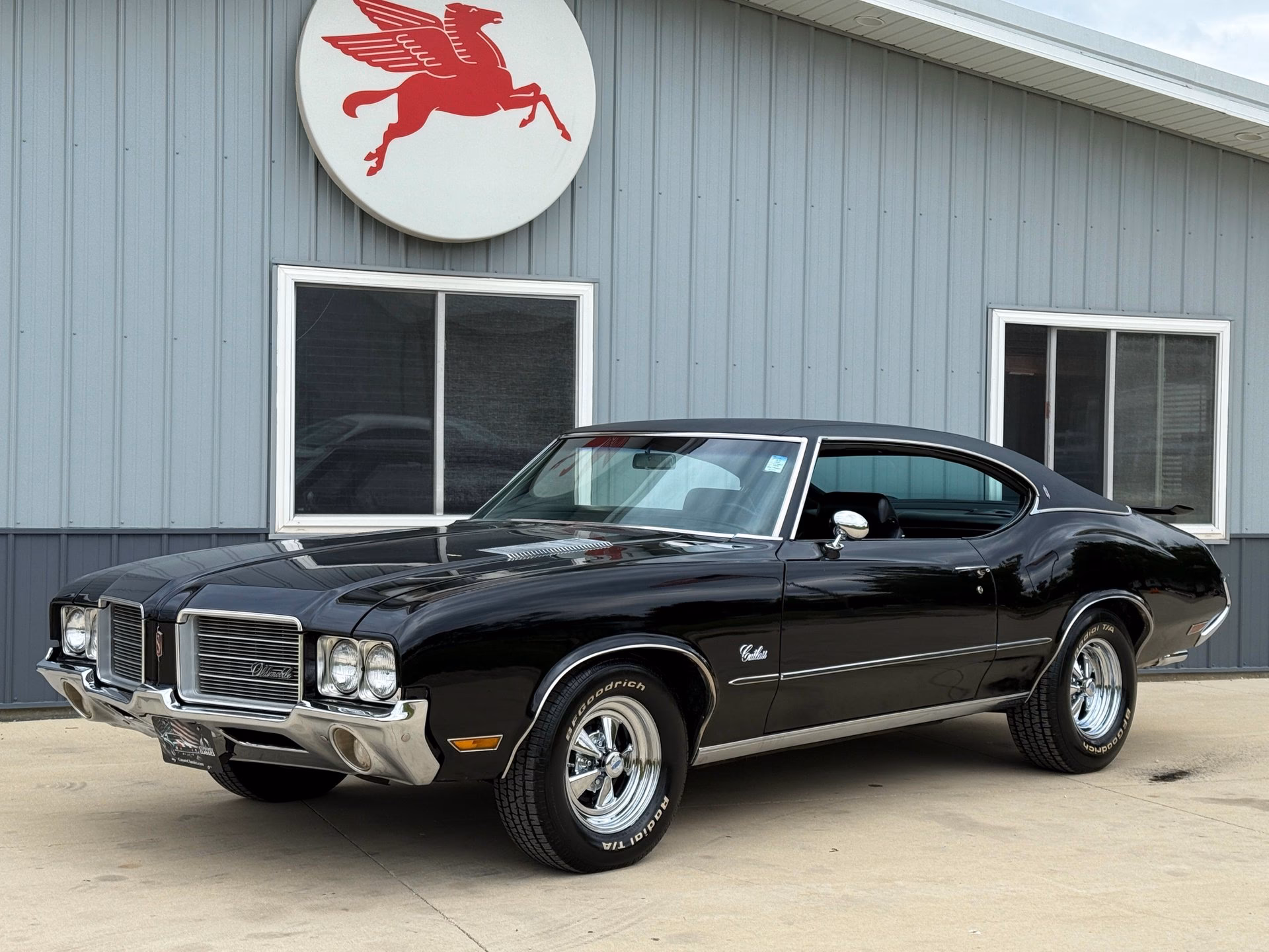 What is a cutlass black?