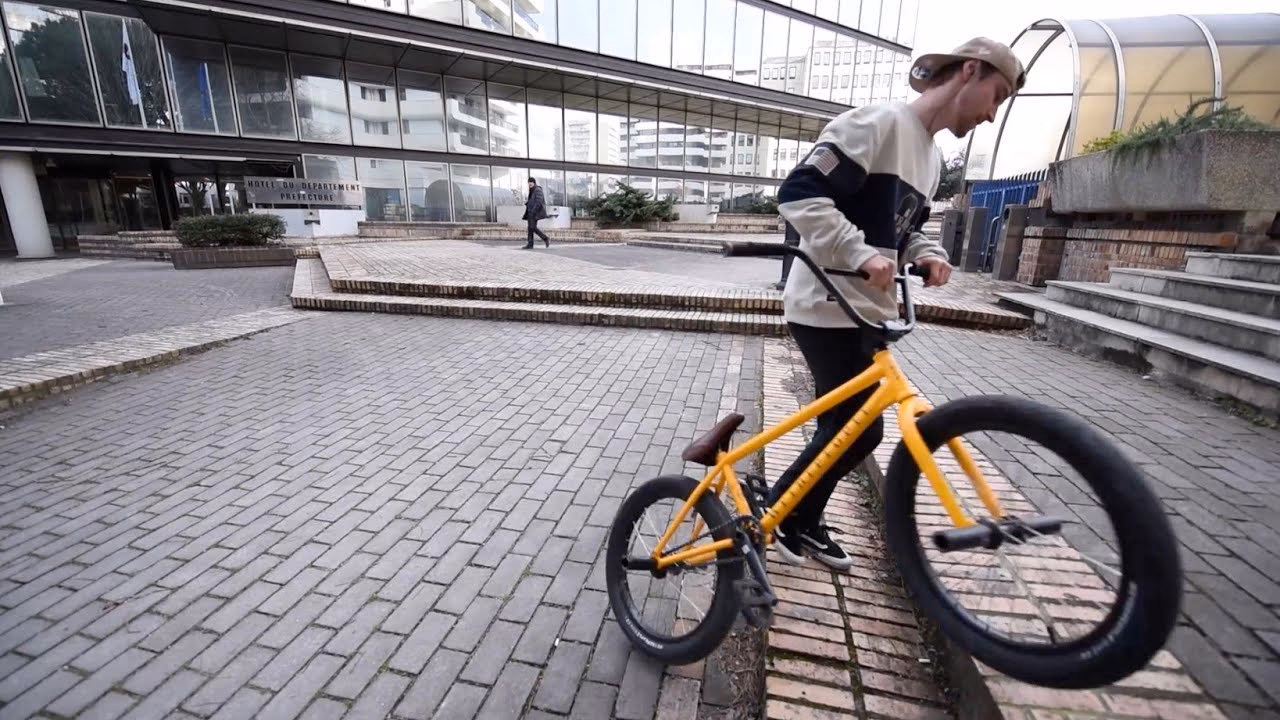 What is BMX streets physics?