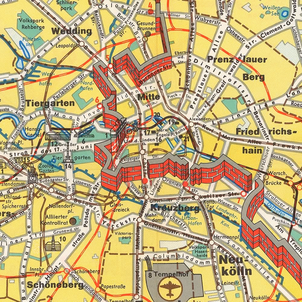 What was Berlin like before the Brandenburg Gate was built?