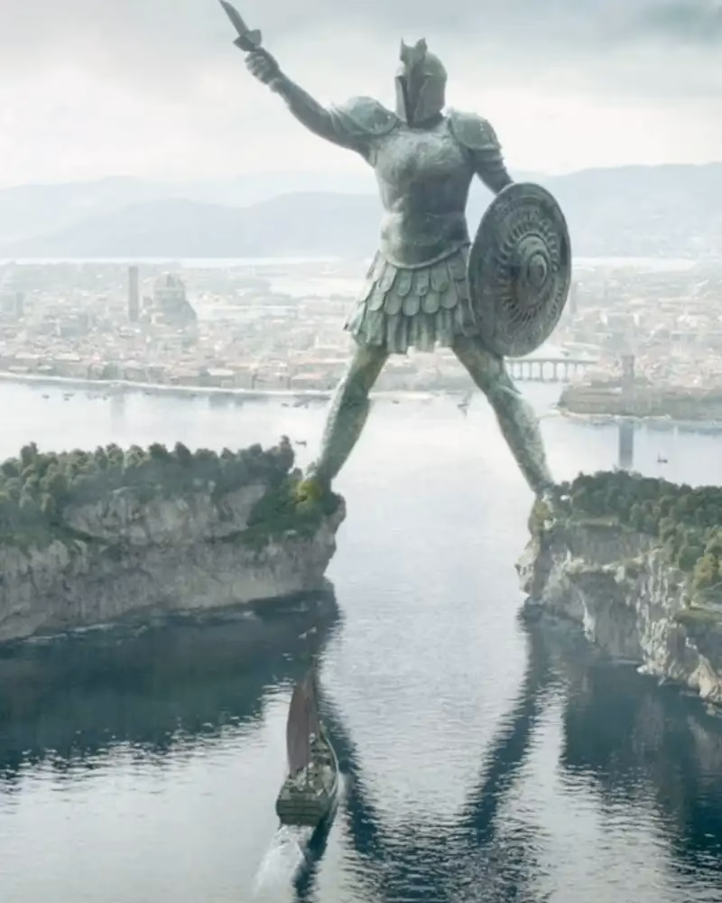 How is Braavos shaped in game of Thrones?