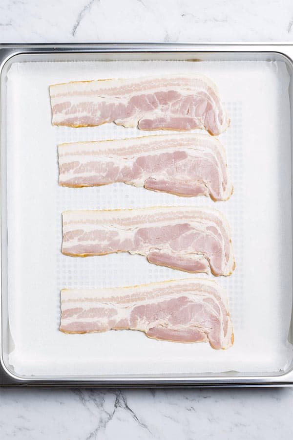 How to cook bacon in a pot?