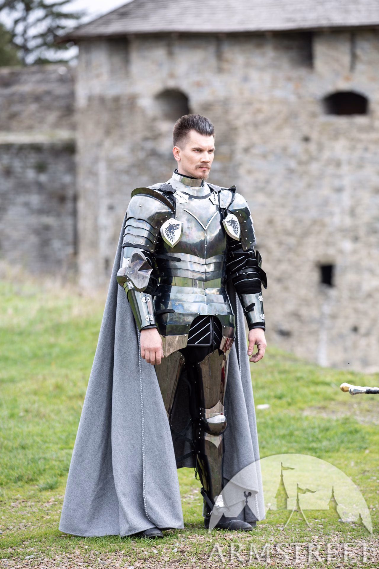 Can You adorn a full set of armor?