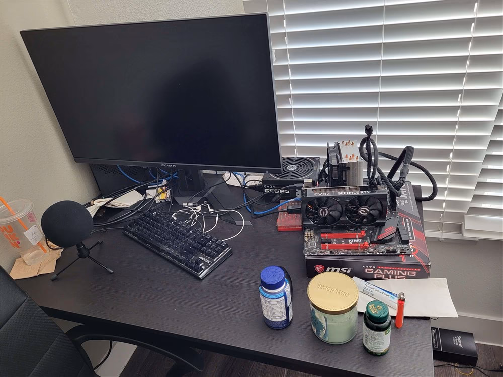 Does a caseless computer look good?