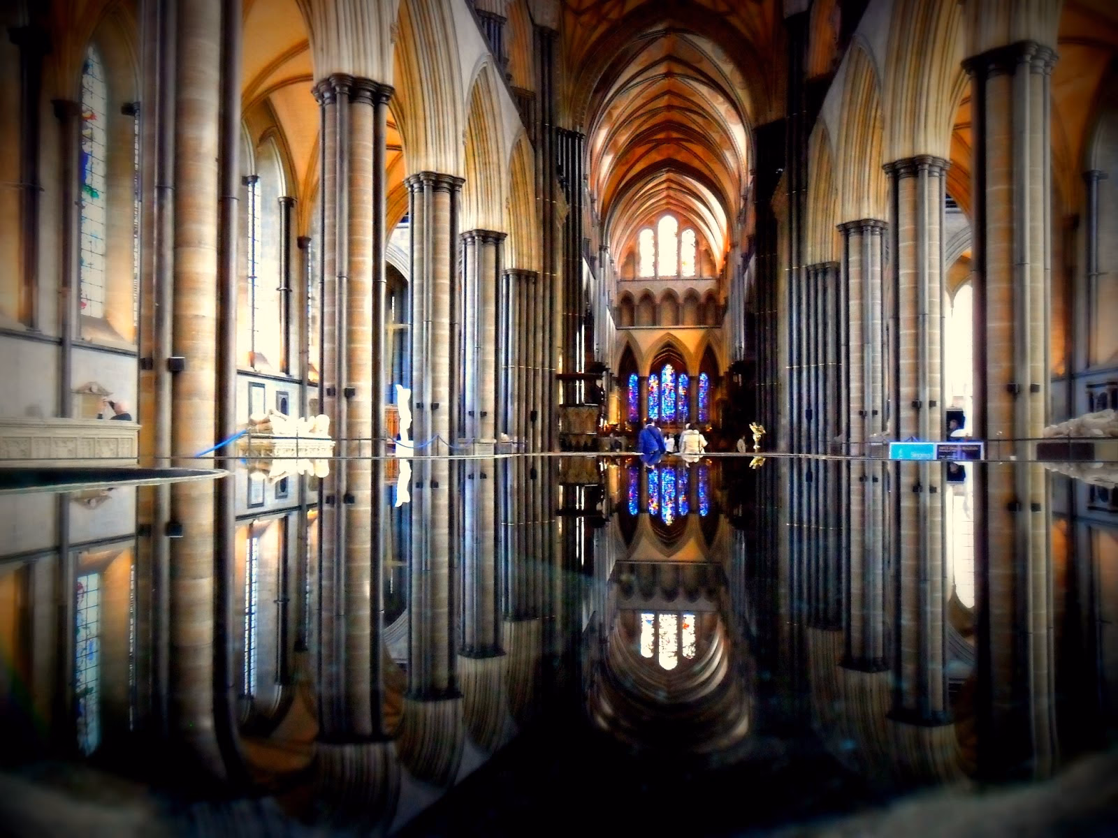 Is Kingsbridge Cathedral based on Wells and Salisbury?