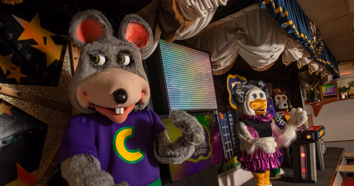 Will Chuck E's restaurants still have animatronics in 2024?