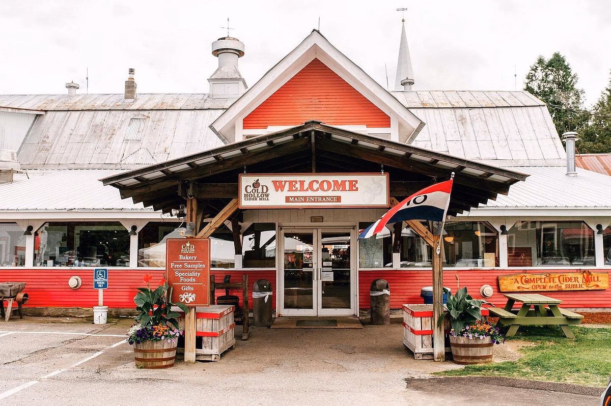 Where is cold hollow cider mill?