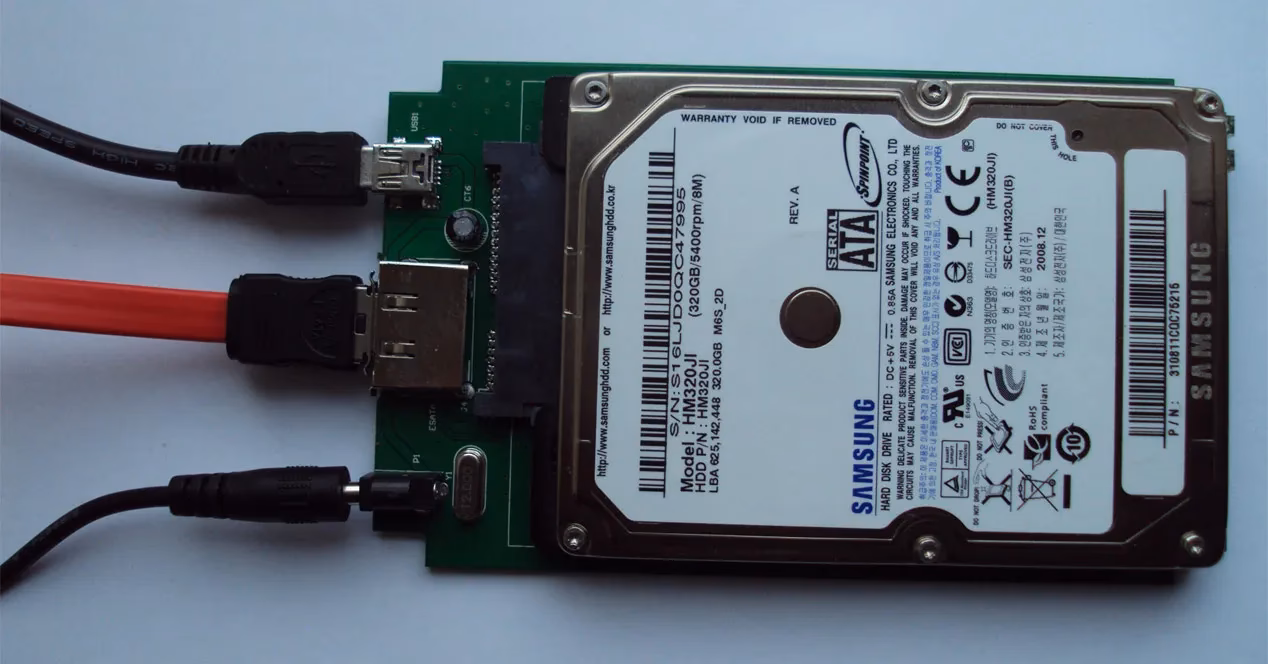 ¿Cuáles son las ventajas de conectar un disco duro a otra PC?
