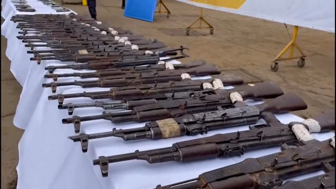 ¿Cómo montar un arma?