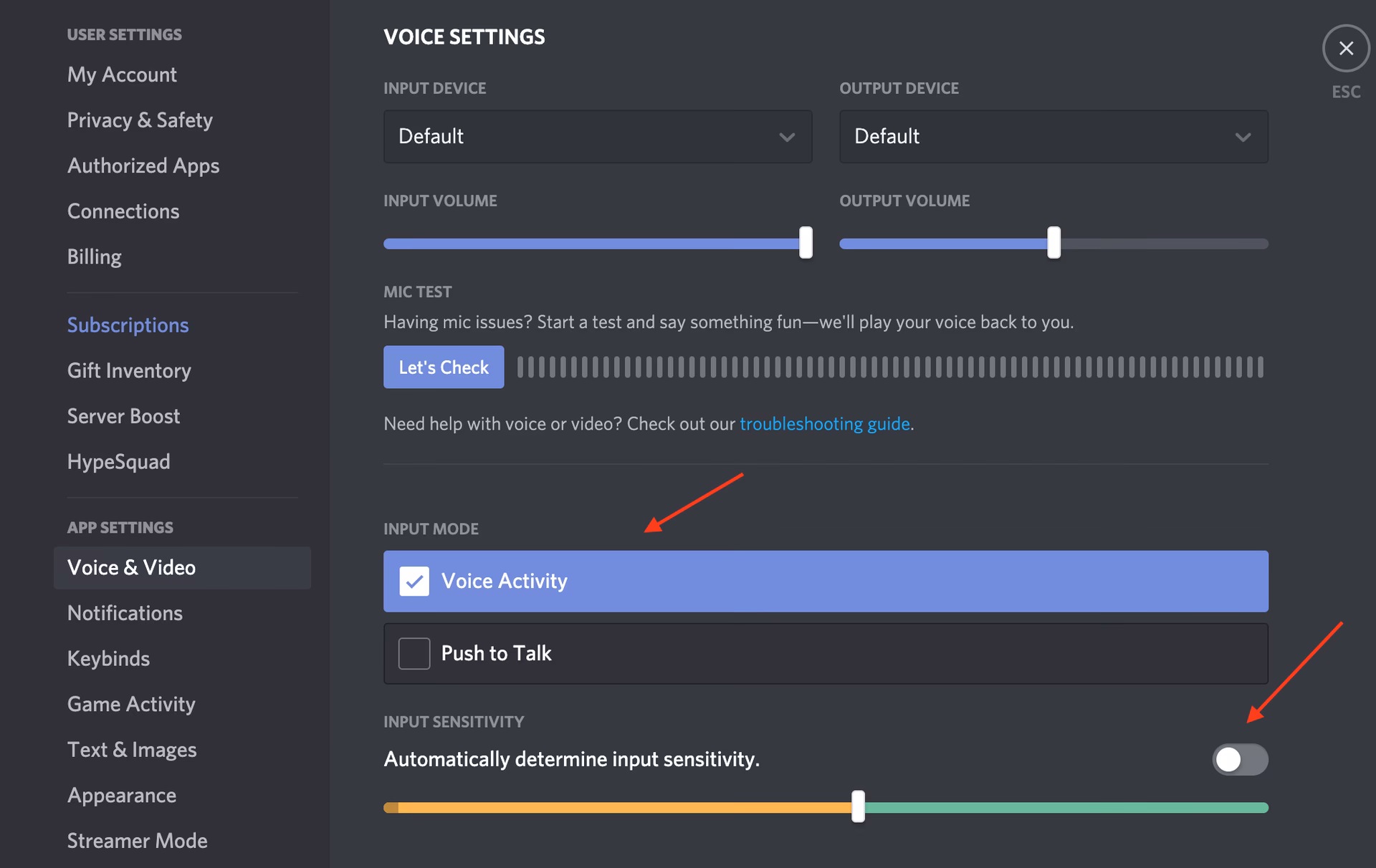Does discord automatically connect to a microphone?