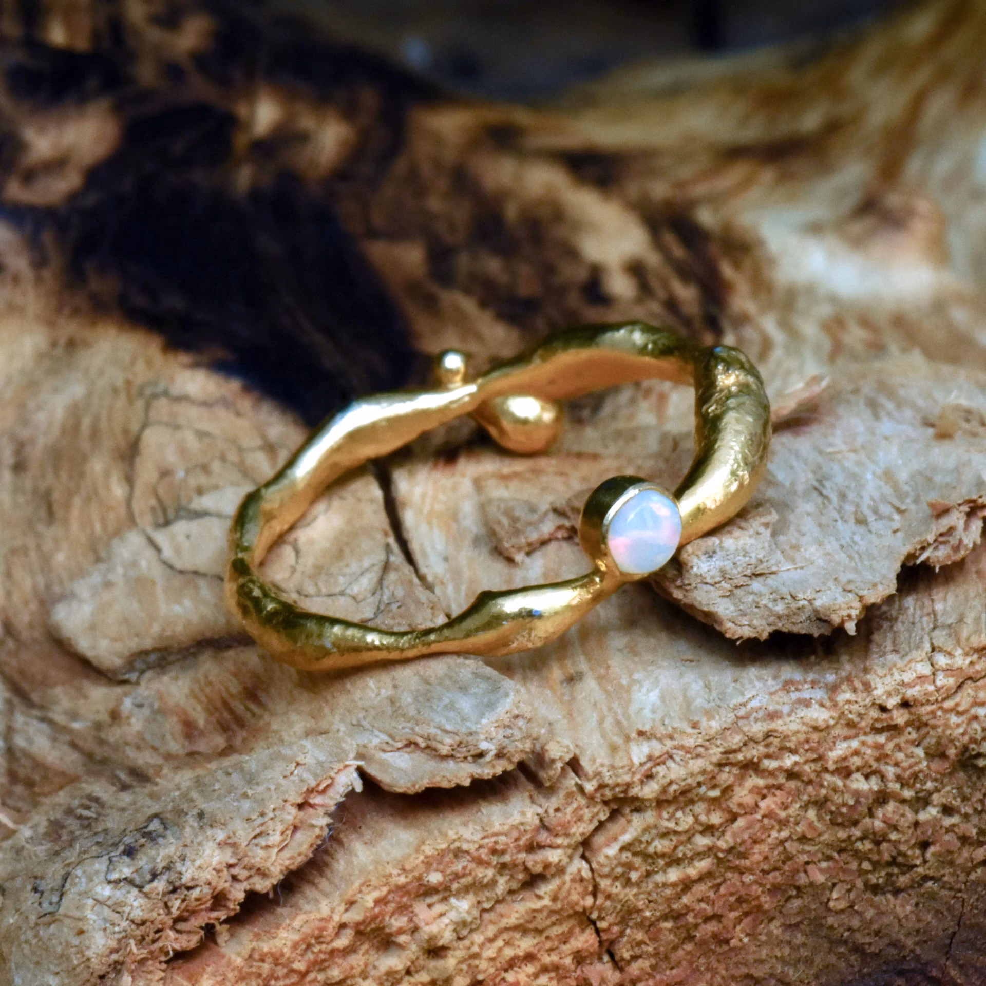 How do you upgrade a desert ring?