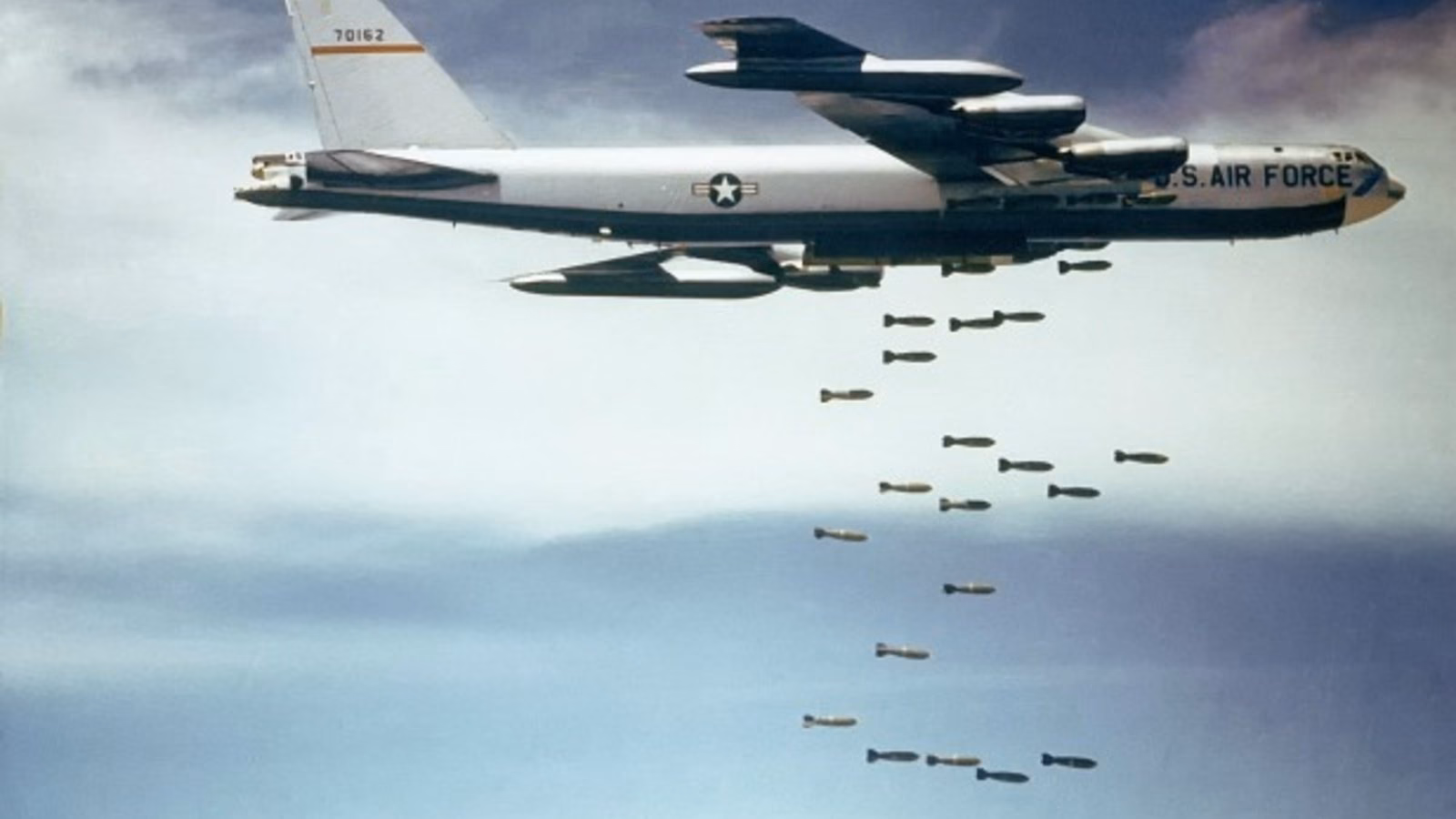 How do you drop a bomb in a game?