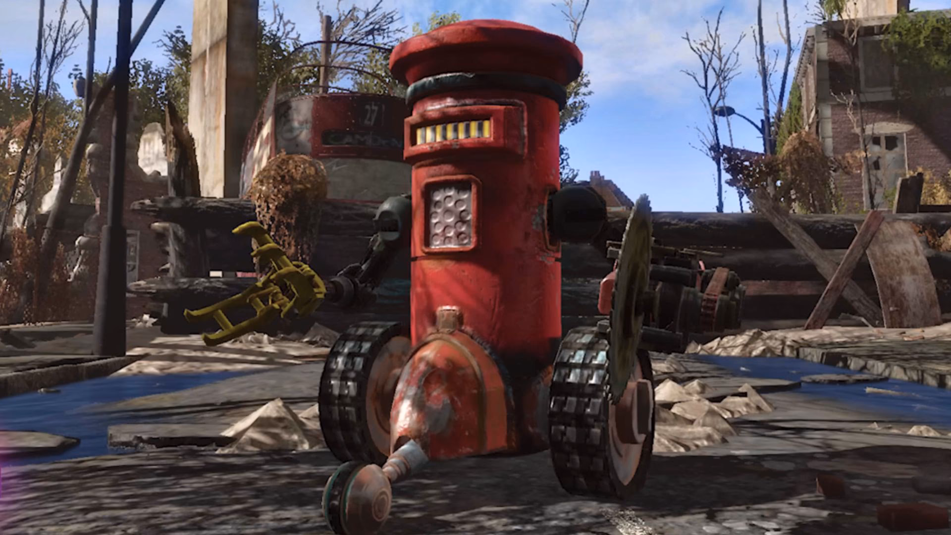 Who makes Fallout 4 London mods?