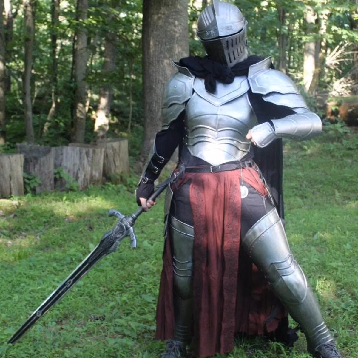 What's the difference between male and female armor?