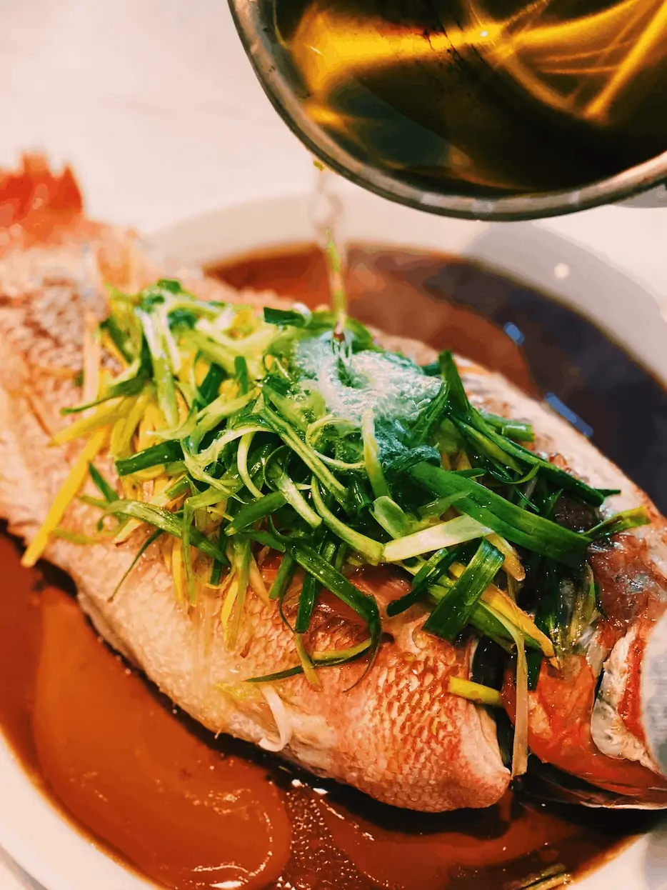 What to eat with steamed fish?
