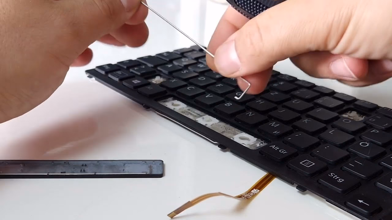 How to fix a spacebar on a keyboard?