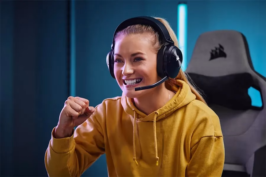 How do Headphones improve gameplay?