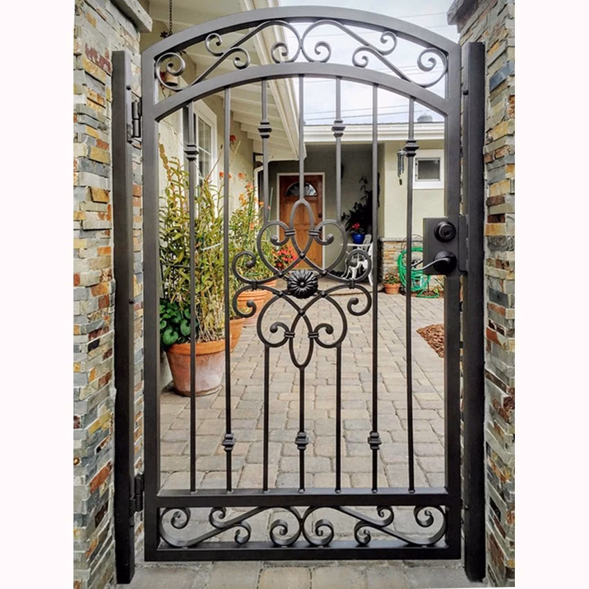 How to say 'gate' in Latin?