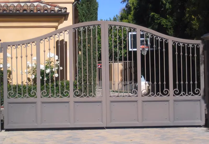 How to say gate in Spanish?