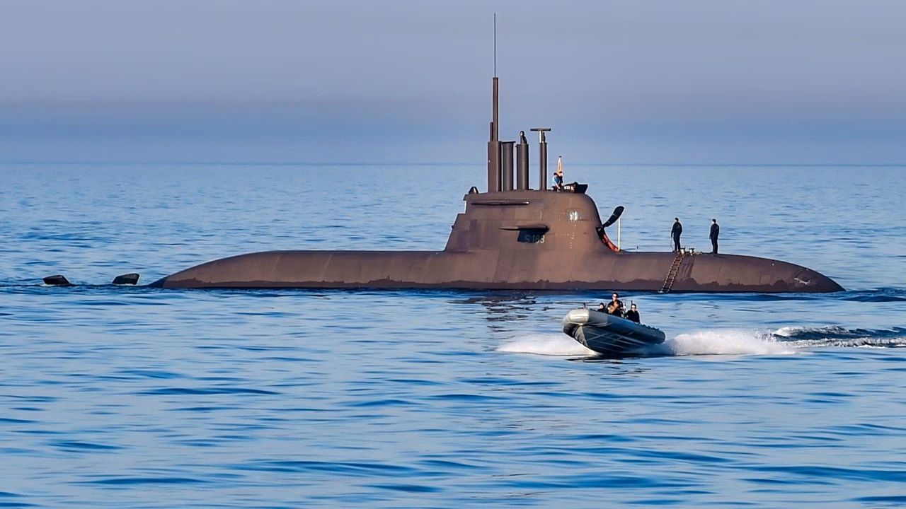 When will the German Navy get a new submarine?