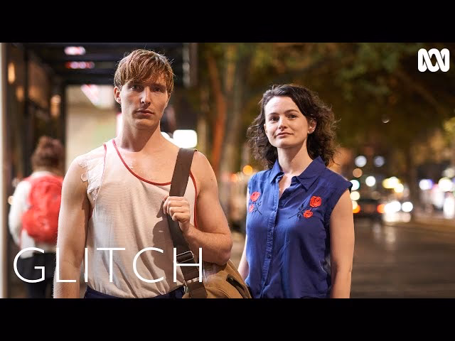 ¿Quién dirigió la serie australiana Glitch?