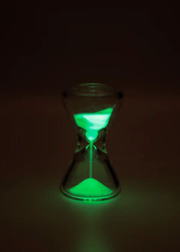 What does glowing hourglass do in the binding of Isaac?