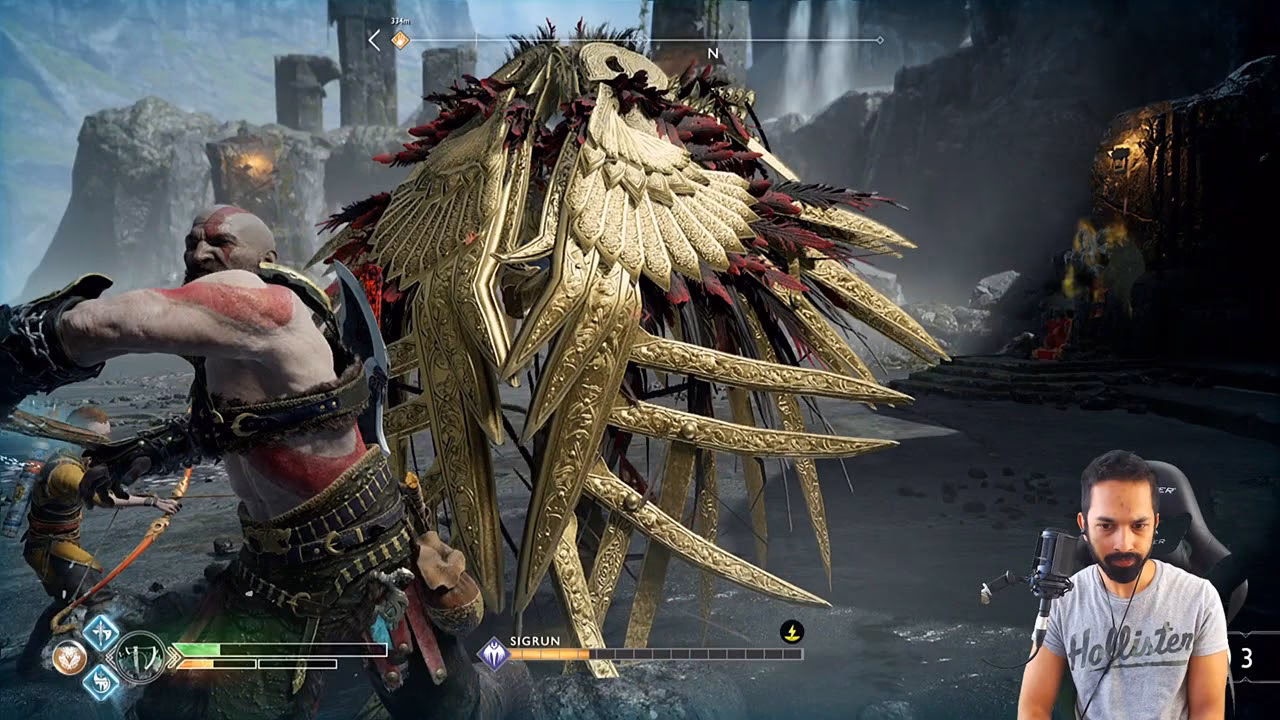How does the Valkyrie Queen attack Kratos?