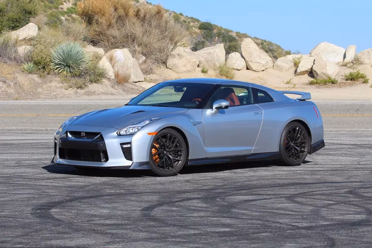 ¿Qué tecnología ofrece el GT-R?