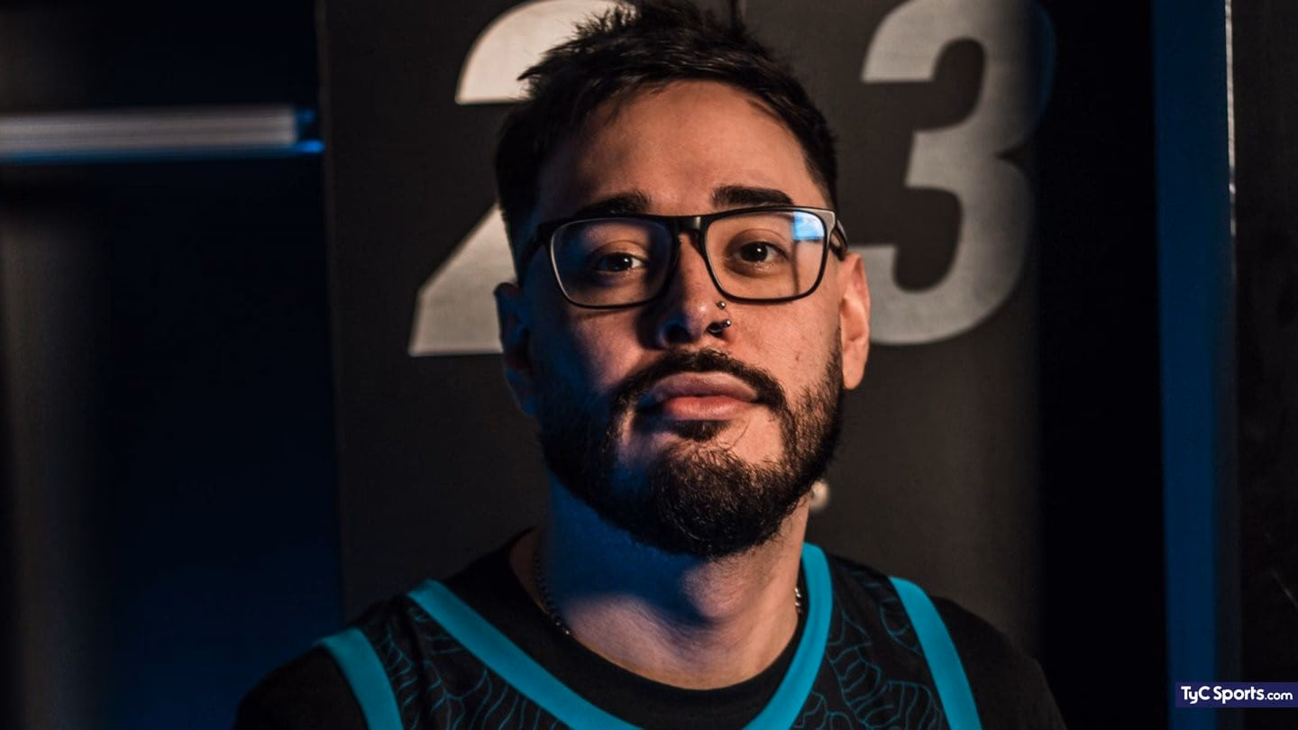 What was guishorro's first tournament?