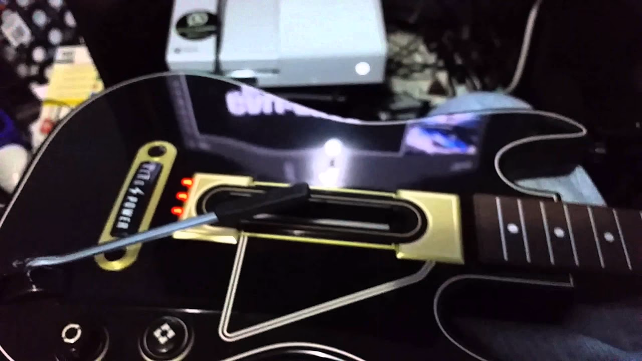 What are some problems with Guitar Hero Live controllers?