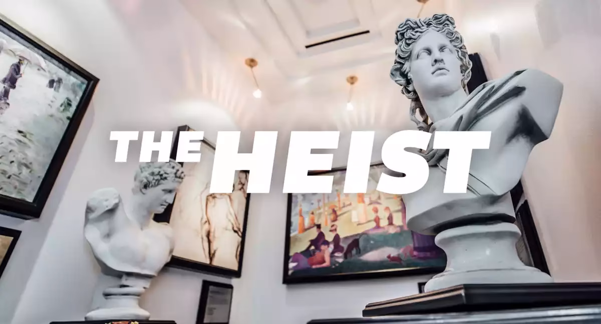 What is a heist escape room?