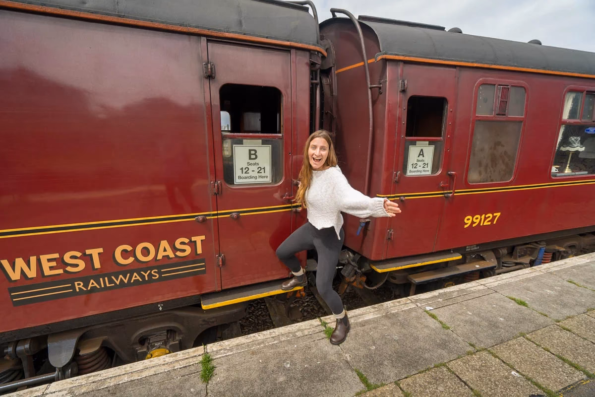 Can I add a coach car to my Hogwarts Express set?