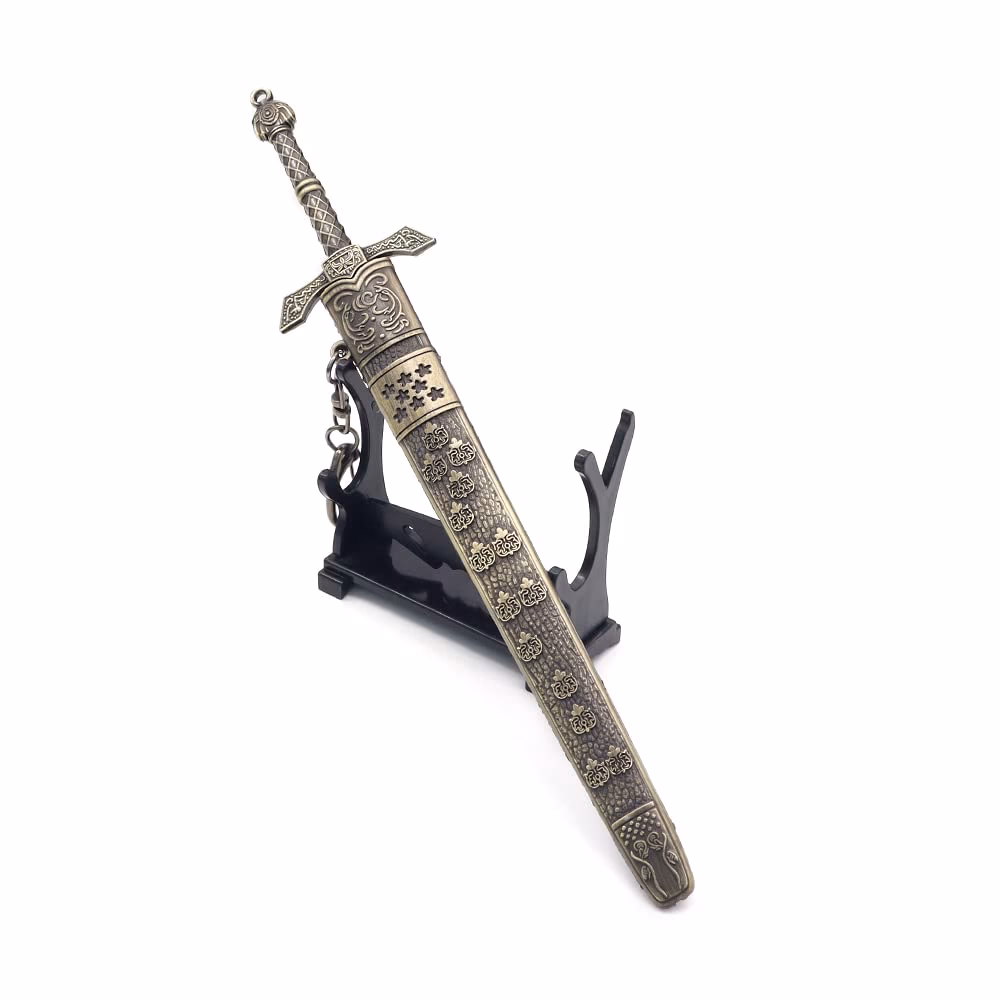 Which is better Artorias Greatsword or hollowslayer?