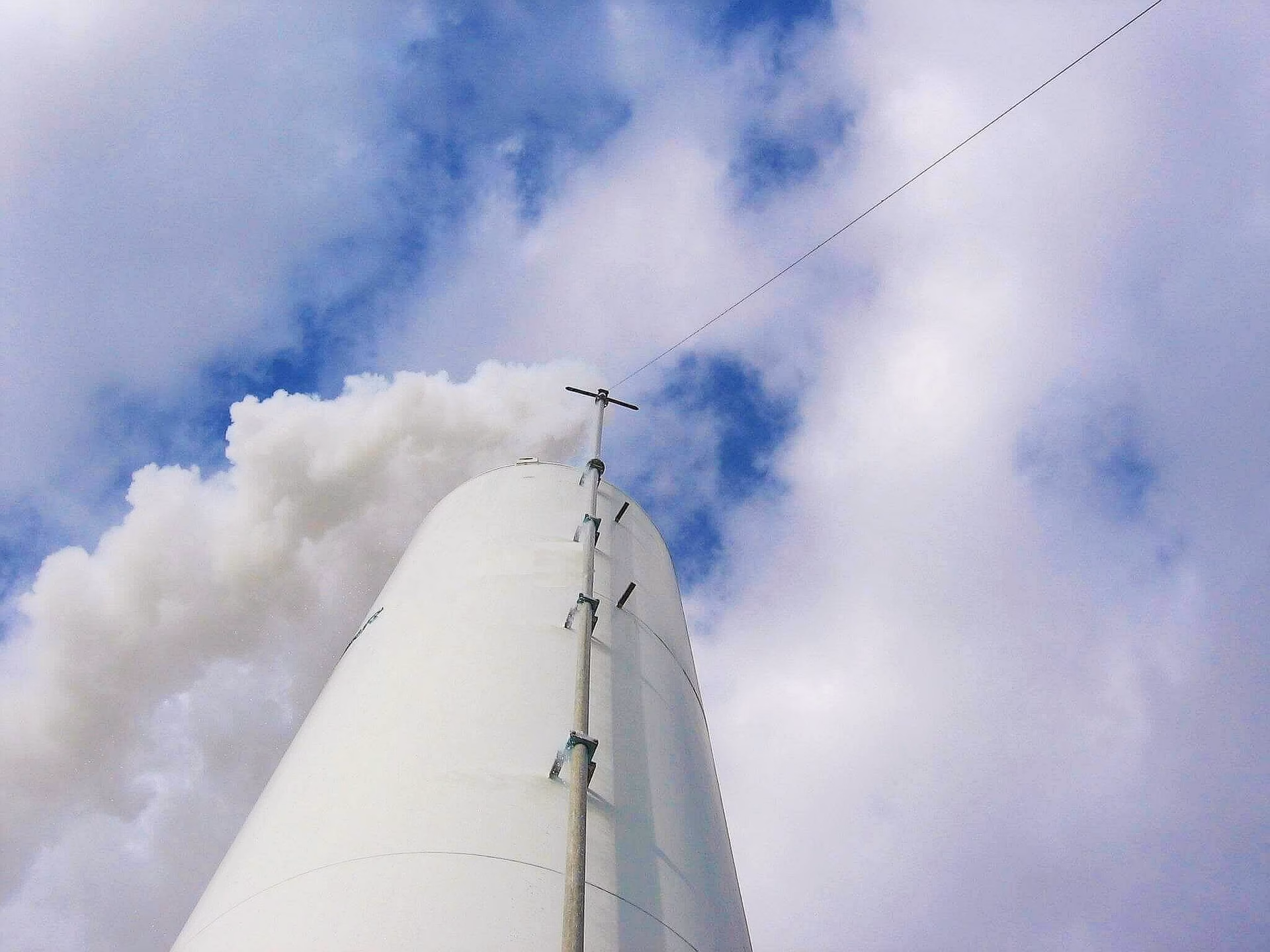 Why is venting important in a hydrogen system?