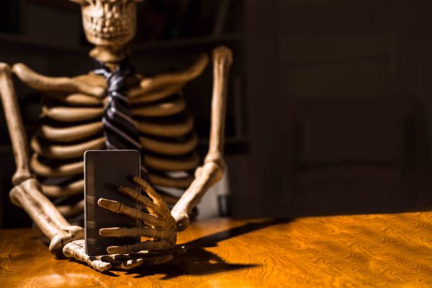 ¿Cuántas fotos de stock hay de esqueleto esperando?