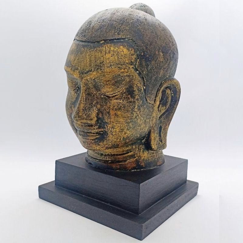 Qui peut atteindre l'illumination selon Jayavarman VII ?