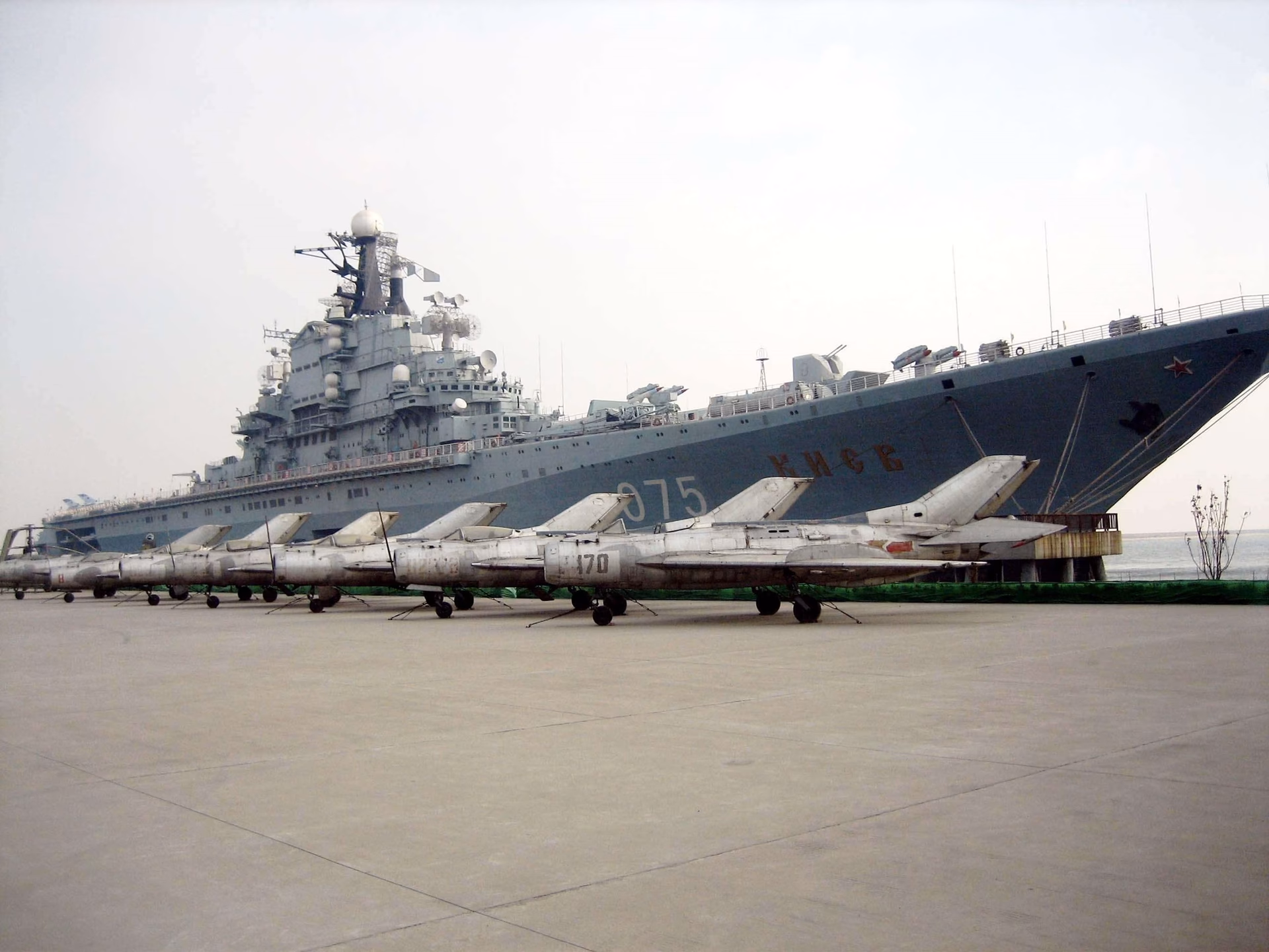 What is a Kiev class gyrfalcon?