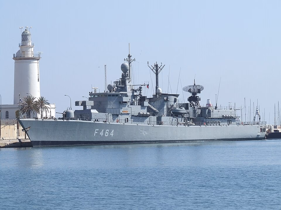What is the difference between 'Elli-class' and 'Kortenaer class' frigates?