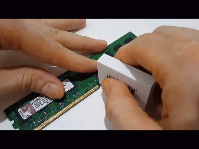 ¿Cómo limpiar las Rams con borrador de goma?