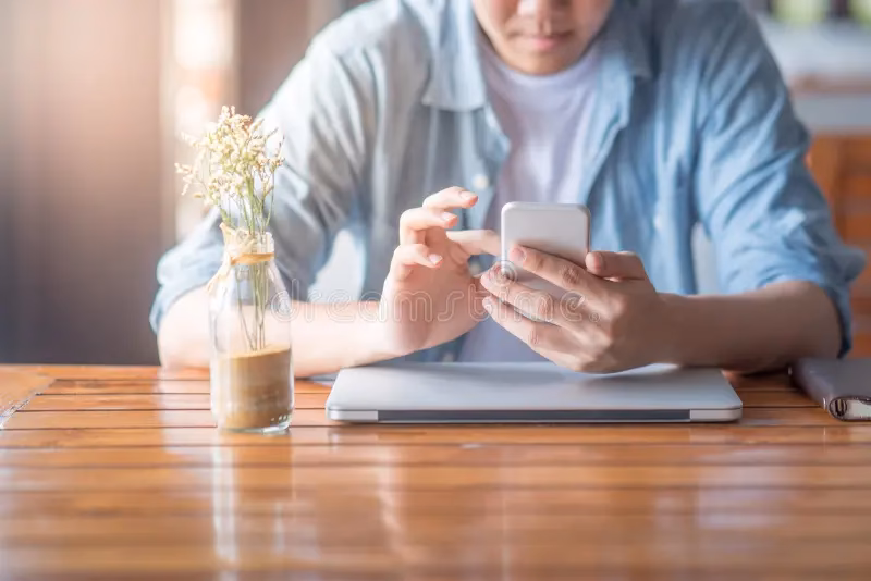 ¿Cómo enviar un sms gratis a otros países?