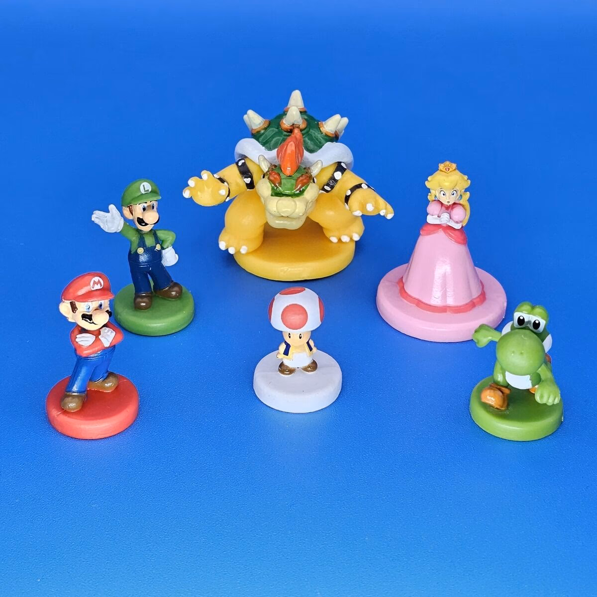 What characters are available in Monopoly Gamer power packs?