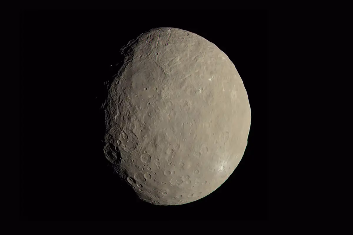 What equipment does the Planetary Materials Group use?