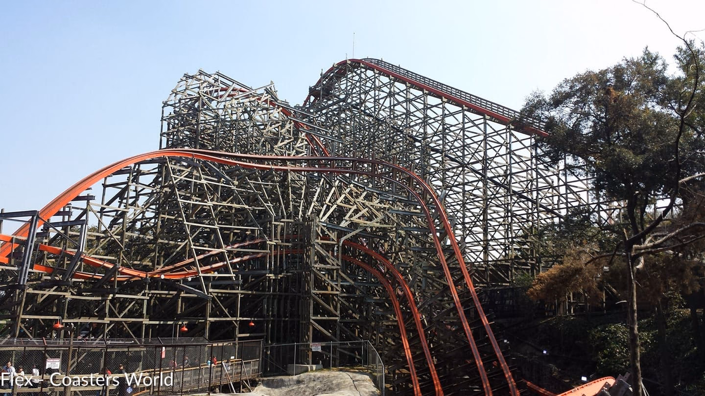 ¿Por qué se quedó detenida la atracción Medusa steelcoaster en Six Flags?